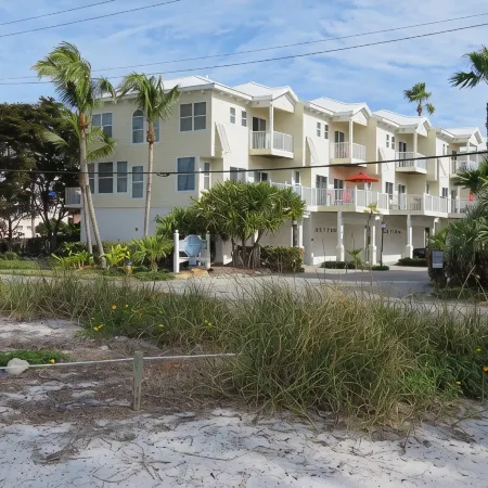 Bermuda Bay Club Un 26 Across Heated Pool n Spa, Beach Access, Nicely Decorated