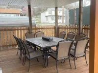 4-Bdrm 3 bath house in Grafton with large patio, WiFi and very walkable. Fun!!! Hotels in Jersey County
