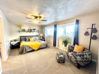 6 bedroom sleeps 22, Hot tub, and gorgeous view of Bear Lake, lots of amenities - Balkoner