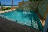 Blue Nest at the Beach - Pool