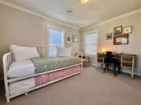 Spacious Farmhouse in Douglas; Walk to Downtown, Waterfront & Saugatuck!