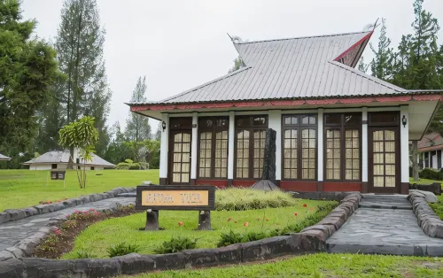 Brastagi Cottage