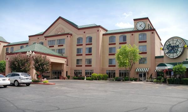 The Plaza Hotel & Suites Winona