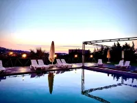Victoria Hotel and Lounge - Pool