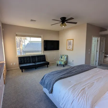 Havasu Haven! Awesome Views on Rooftop Terrace! Heated Spa and Pool! Golf!