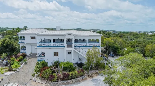 Villa Serenity by the Water- One Bedroom Water View Suite - Family