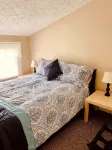 2-bedroom apartment just a short walk from the Saint Lawrence River. - Wifi