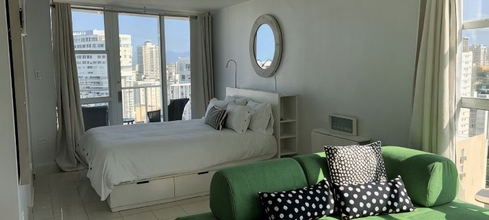 Chic Bright Beautiful Studio with Ocean View CONDADO and parking Hotels in Condado