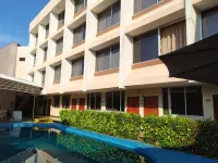 Hotel Cabildos - Pools