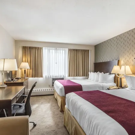 Prestige Riverside Lodge Отели в г. Квеснел