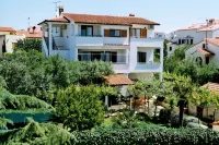 Air-conditioned apartment 250 m from the beach with private boat mooring - 2-Star