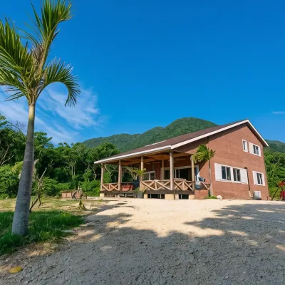 Yoisama Sunset Beach House Hotels near Ishigaki Sunset Beach