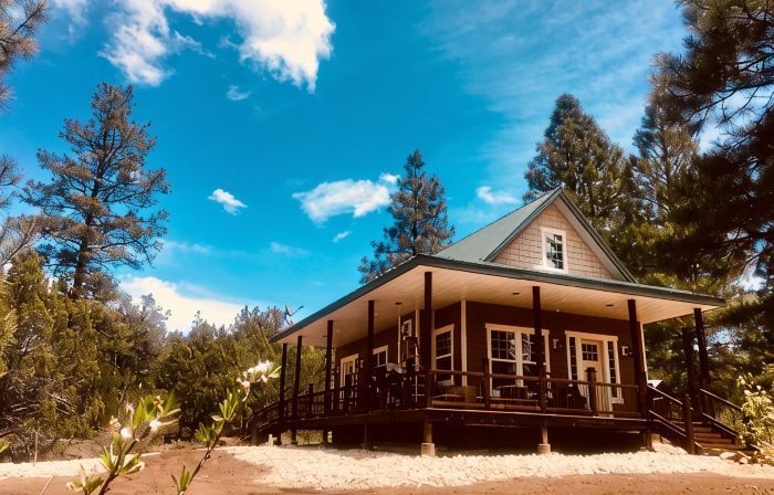 Spacious Zion Cabin, Walk to NP, Near Ponderosa Ranch, Sleeps 9