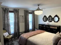 Charming 4-bedroom Victorian house. Great location~Enchanting Niagara Falls USA - 4-Star