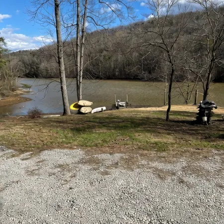 2-Bedroom Lake House on Watts Bar Lake outside Kingston, TN