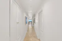 Beachfront Boho Dream Penthouse. Walk 2 Everything!   Newly designed  SLEEPS 10! - Jacuzzi