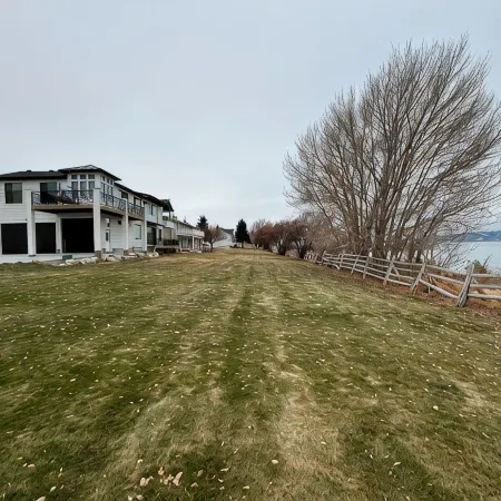Charming 3-bedroom beach house, fabulous St. Charles, Idaho - Beautiful Views