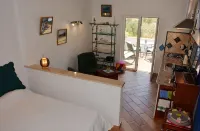 Small apartment in a quiet location with two private terraces and sea views