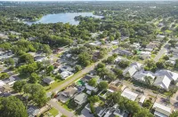 Adorable Tiny-House in the heart of Tampa! - Bungalows