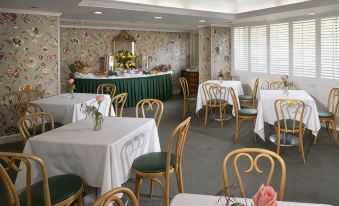 State Plaza Hotel
