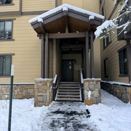 Fireside Condo at the Village - Sleeps 4 - Newly Remodeled