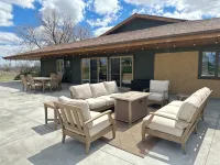 Enormous Home On Golf Course.  Newly renovated - Sleeps 21! - Wifi