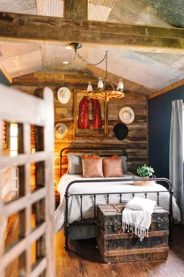 The Silos at Promise Manor "Duke Farm stay mins from historic Lynchburg, TN. - Homestays