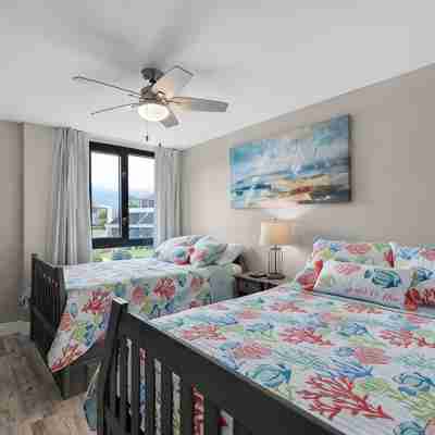 2Br/2BA Destin Condo • Gated Beach Access + Free Chair Service Rooms