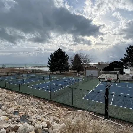 Charming 3-bedroom beach house, fabulous St. Charles, Idaho - Beautiful Views