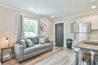 Modern Minimalist Suite 101