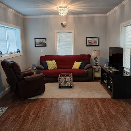 PROMO 10% WEEKLY/20% MONTHLY Pet Friendly, Home, private fenced yard.