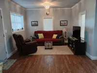 PROMO 10% WEEKLY/20% MONTHLY Pet Friendly, Home, private fenced yard.