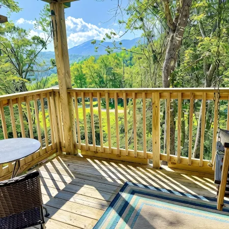 Slopeside Retreat; Summer Escape, Trails, Views, Fireplace, Wifi