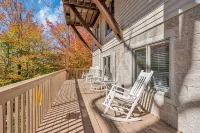 SkiView Cabin - 4BR, Cozy and Modern ~ Sleeps 10 - 4-Star