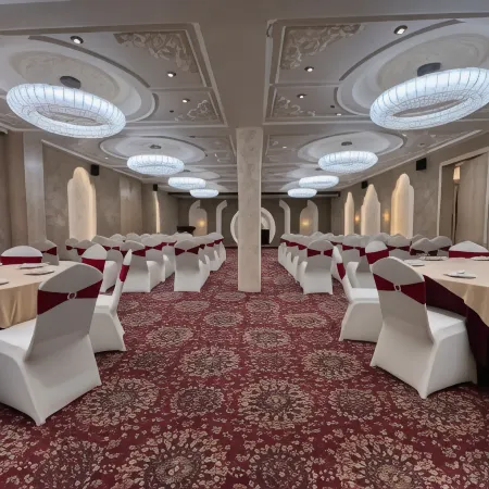 The Long D Hotel Surat Airport Rd