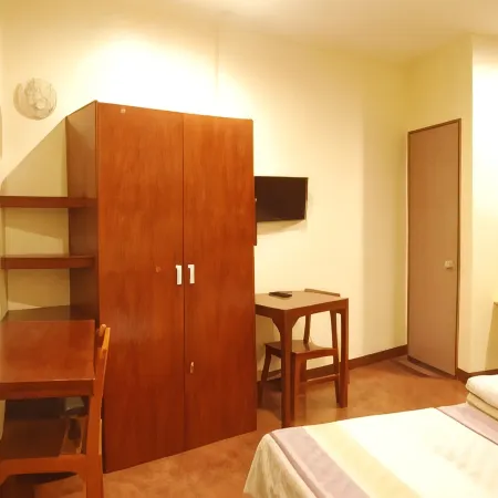 Centro Mactan Suites