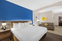 Comfort Suites - Desayuno