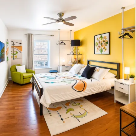 House 5863- Chicago's Premier Bed and Breakfast