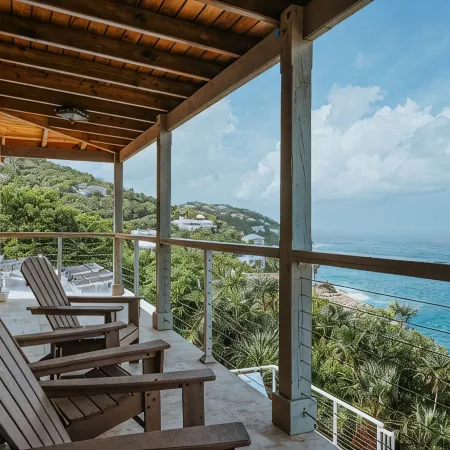 Private Waterfront 5 Bedroom Villa! Stunning views from every room!
