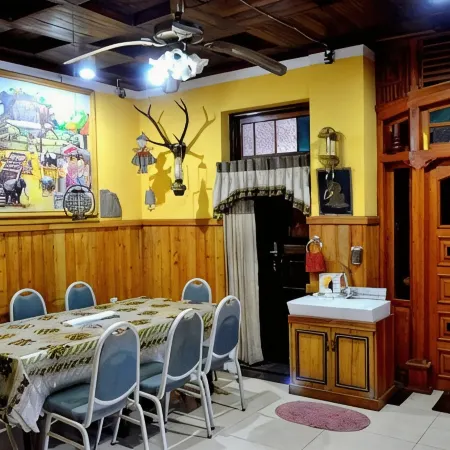 Highcliffe Guest House Отели в г. Хапутале