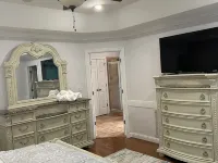 Luxury 5-bedroom house in Cedar Point with AC, WiFi, hotub, private yard & more! Hotels in Cedar Point