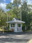 Summer Village Resort - 1 Mi to Moody Beach - WiFi, Gym, AC, Pools, Playgrounds - Gym