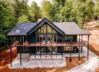 Lake Front - No Steps to Lake, Quiet Cove, Big Creek -Seasonal Water - 4-Star