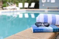The Blue Palm at Inlet Beach • Steps to Beach & Pool • King Bed • 30A Florida - Swimmingpools