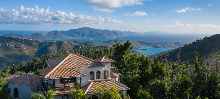 Alta Vista - Mint Condition, Private Pool, 50 Mile Views and a Backup Generator! Hotels in Central