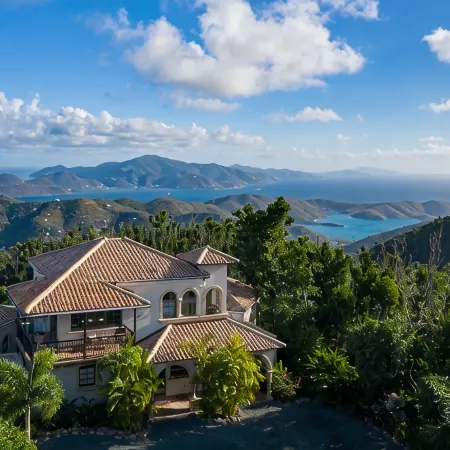 Alta Vista - Mint Condition, Private Pool, 50 Mile Views and a Backup Generator!