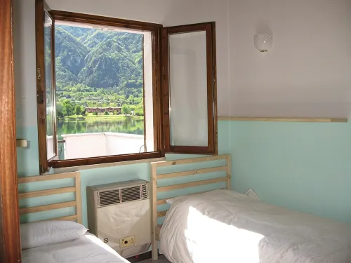 Directly on the lake - balcony