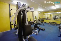 Crystal Plaza Hotel - 2-Star