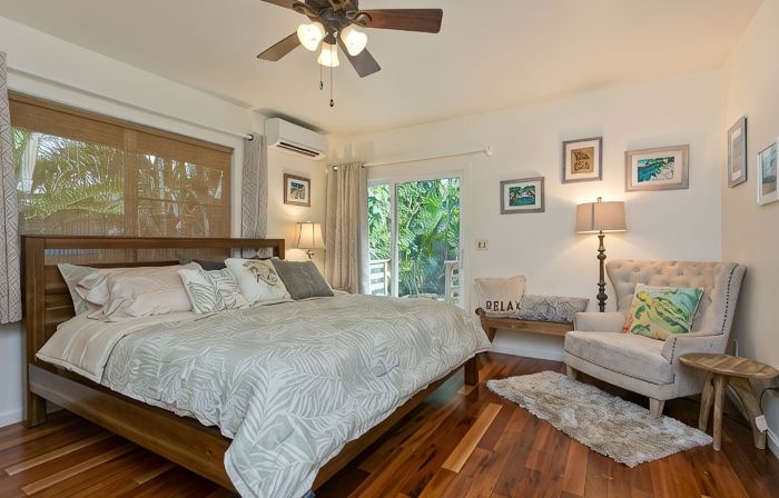 RENOVATED! Short Walk to Beach, Air con. Please inquire about shorter stays!