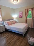 Charming 2-bedroom house with WiFi, AC in enjoyable Columbia - 2-Star